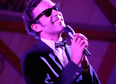 Alex-Deschamps-Chanteur-Entertainer