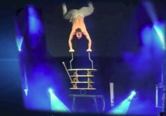 Spectacle Acrobate